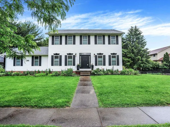 4011 E Stonegate Dr, Bloomington, IN 47401