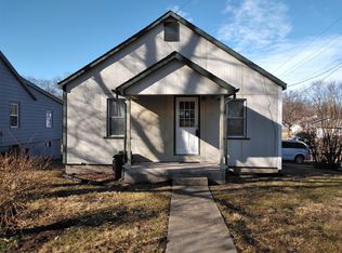 1151 S Sharp Ave, Marshall, MO 65340
