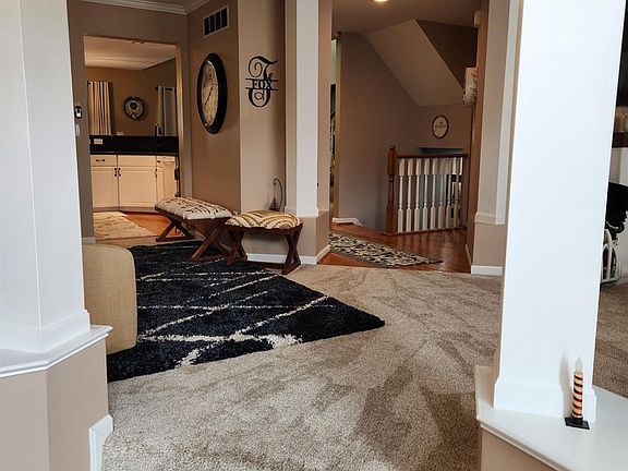 3rd image of 4252 Saint Andrews Pl