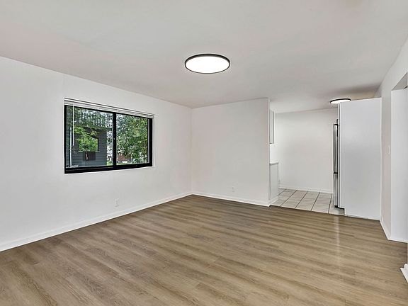 2nd image of 2535 Lysle Ln #2A