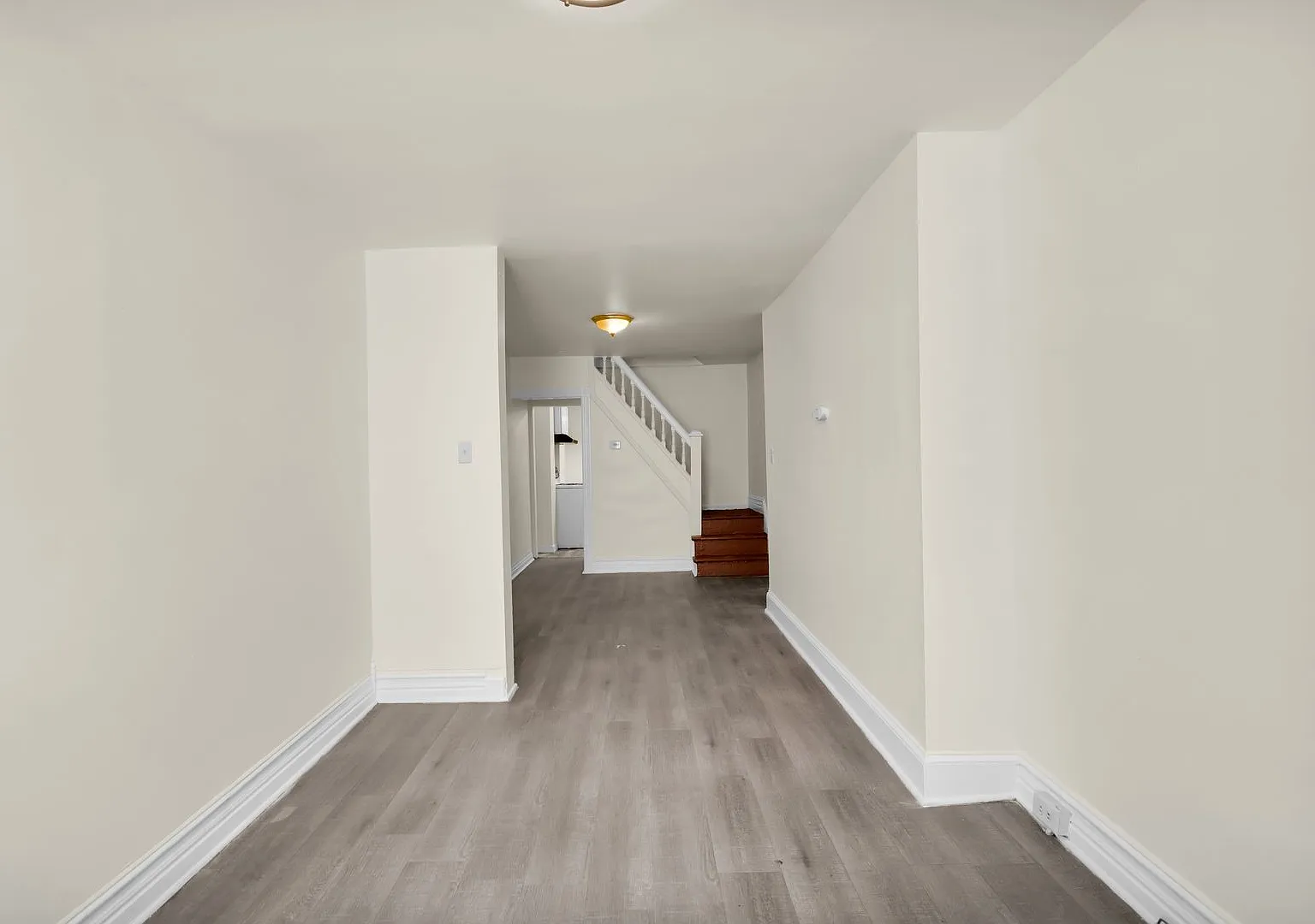 Comfortable 3-Bedroom Home in Allentown — Photo 2