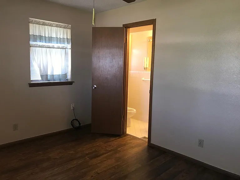 7105 S Linn Ave — Photo 13