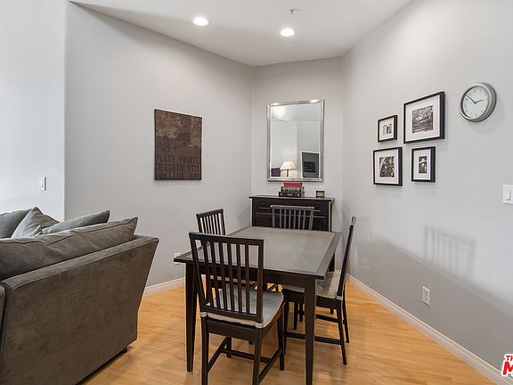 5th image of 4477 Woodman Ave APT 309