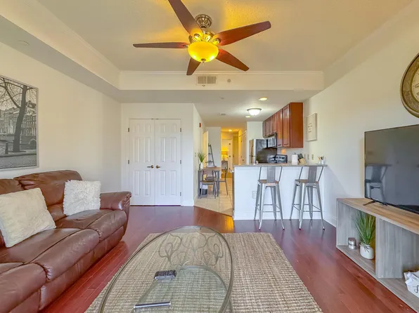 215 W College Ave APT 609, Tallahassee, FL 32301