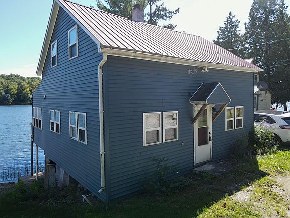2nd image of 438 N Shore Rd
