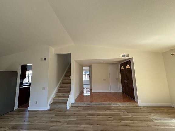 3rd image of 32415 Regents Blvd
