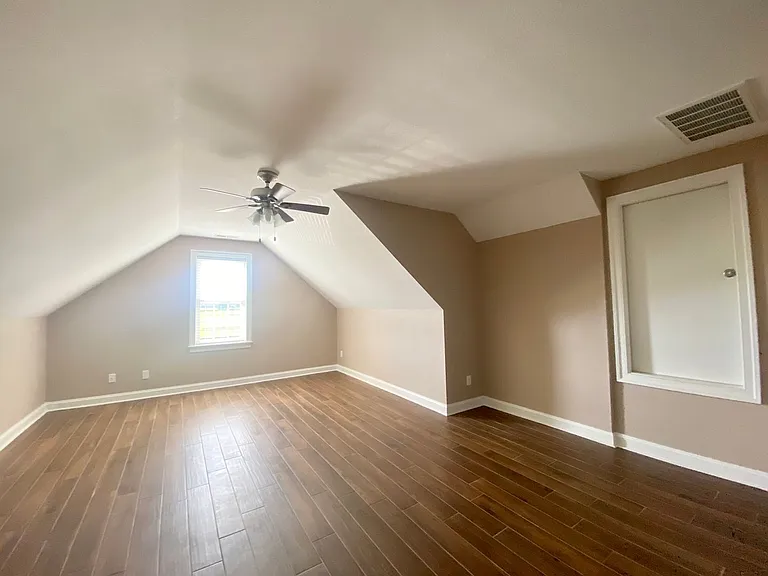 532 Millbrooke Cir — Photo 10