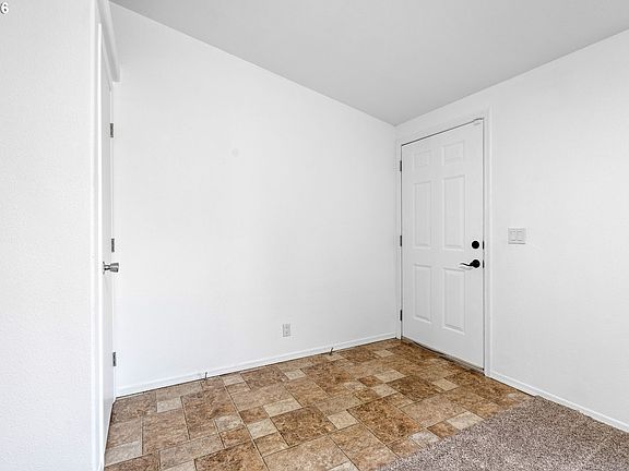 3rd image of 1501 N Hayden Island Dr Unit 61C