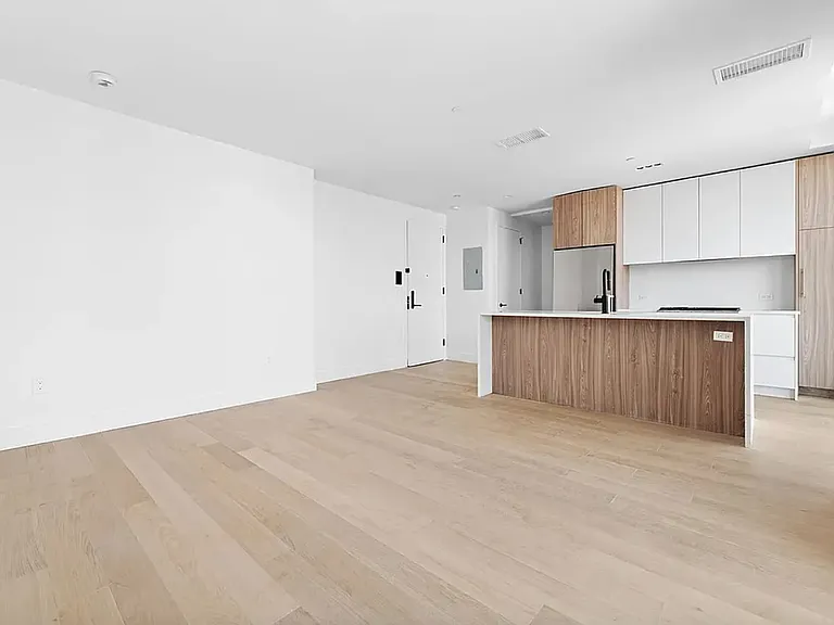 224 W 124th St #1605 — Photo 10