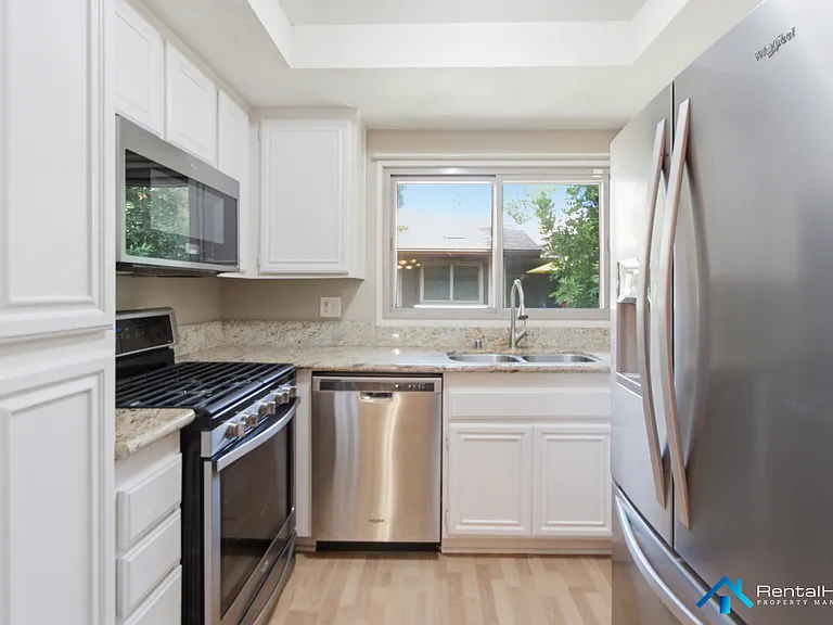 6716 Clybourn Ave #245 — Photo 3