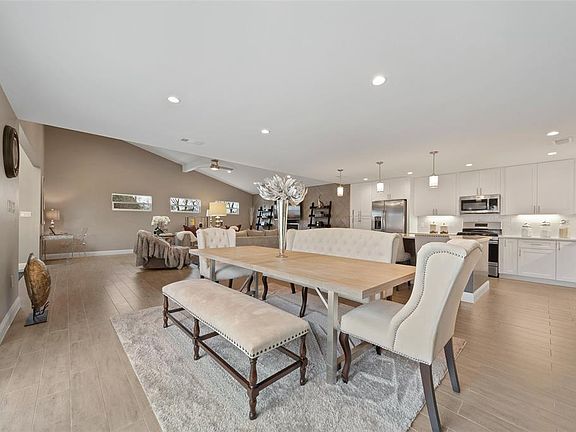 4th image of 9948 Lakemont Dr