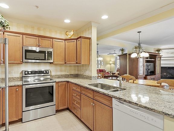 3rd image of 1312 Emerald Ct Unit 1312