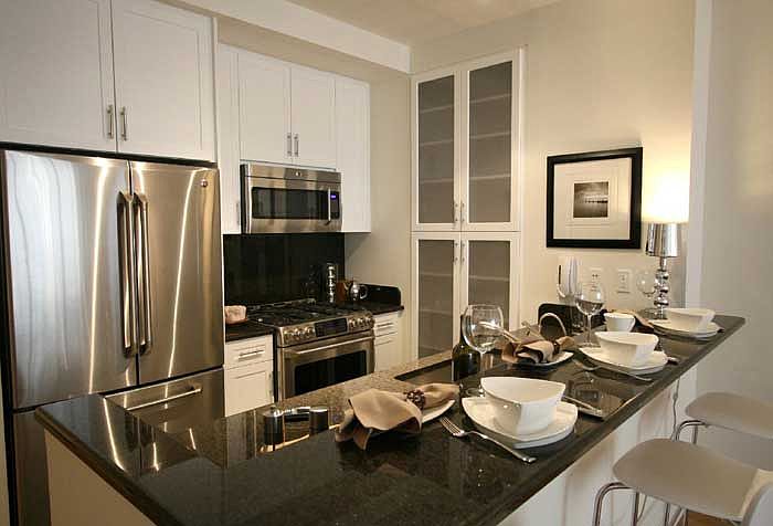 1st image of 320 W 38th St APT 415