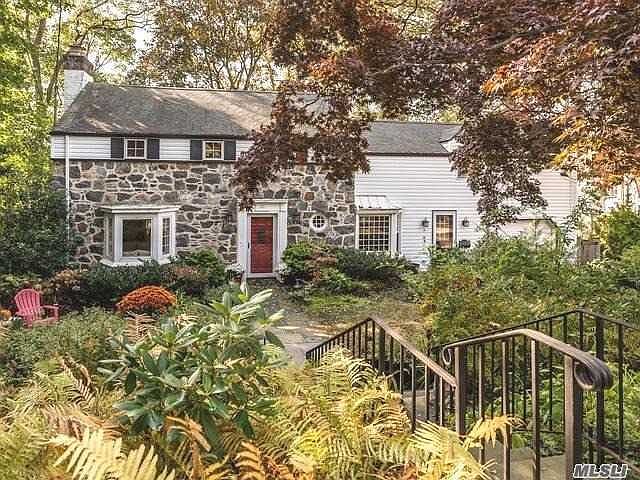 1st image of 21 Briarcliff Dr