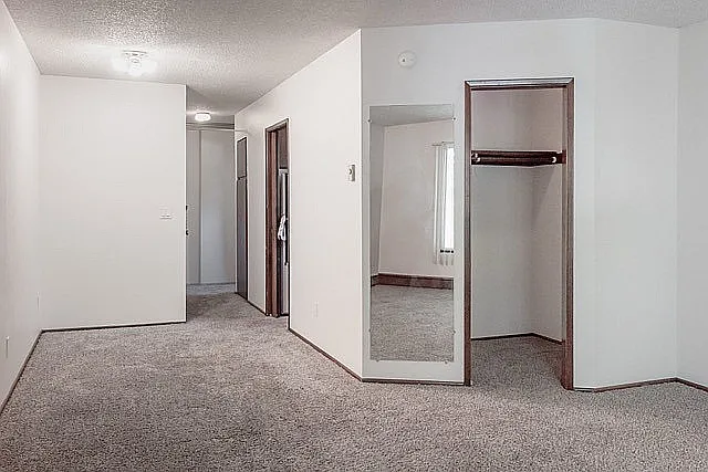 Villa 34 Apartments - Portland Oregon