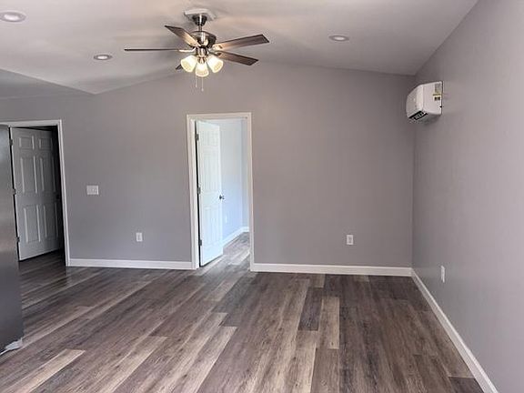 3rd image of 279 Pitts St #A