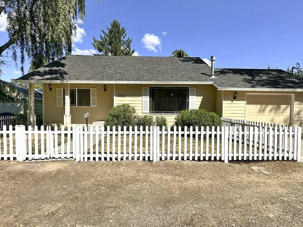 8260 SE Cesar E Chavez Blvd, Portland, OR 97202