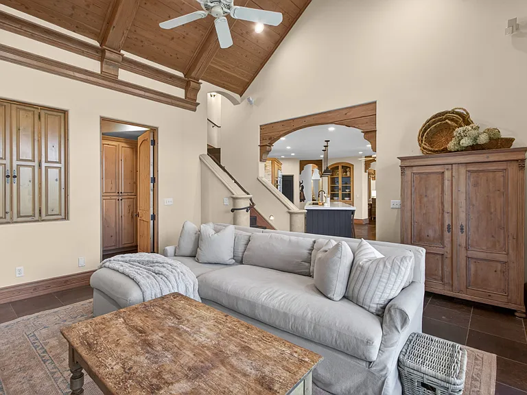 2375 Clubhouse Dr — Photo 41
