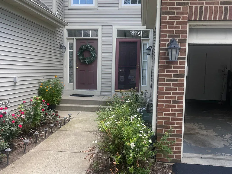 6034 Canterbury Ln #6034 — Photo 1