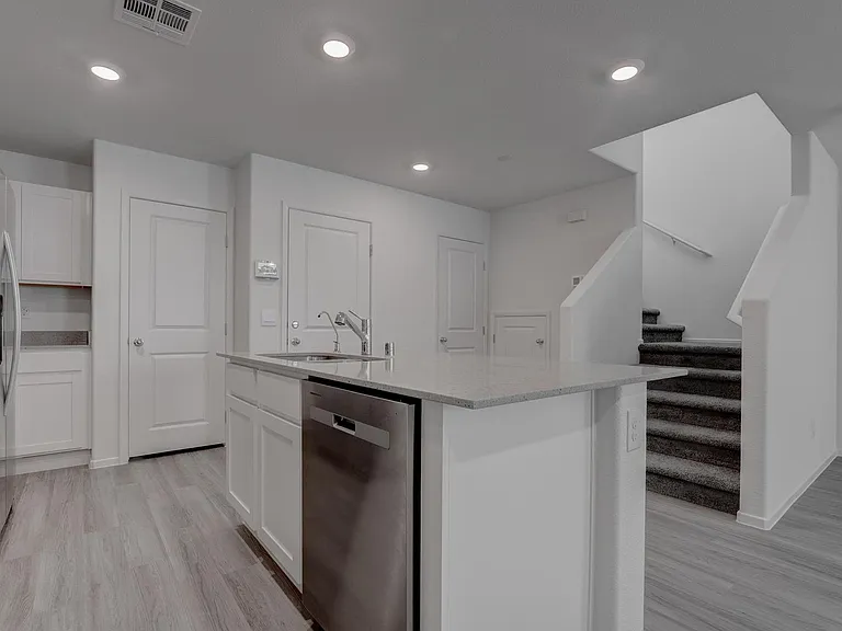 7371 Craig Cove Ct — Photo 10