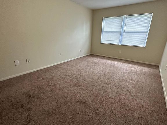 3rd image of 4313 Earl Dr #B-8