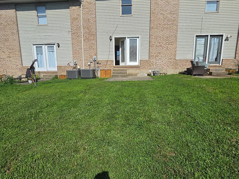 108 Robroy Ln — Photo 16