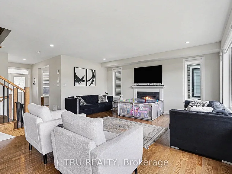 748 Eminence St — Photo 7