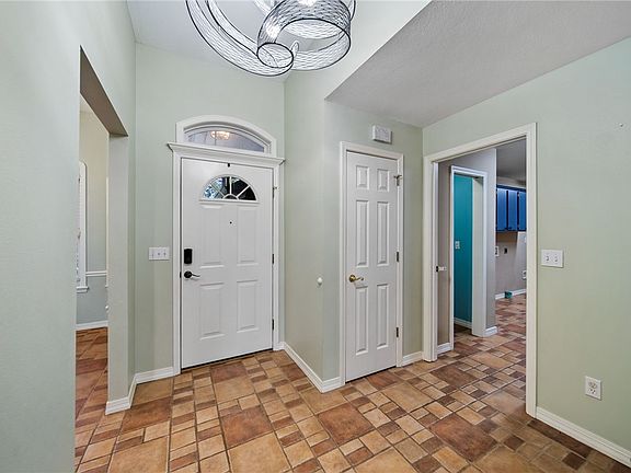 3rd image of 32 Cannich Dr