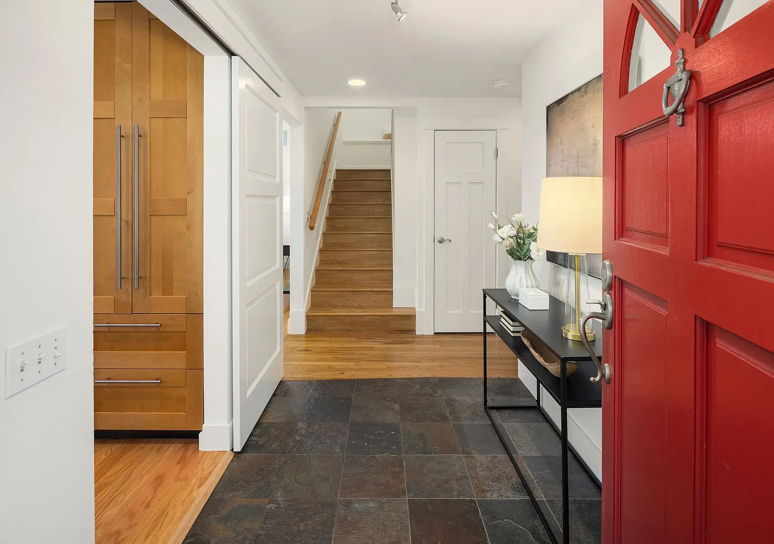 Spacious Enatai Home Near Lake Washington & Downtown Bellevue — Photo 3