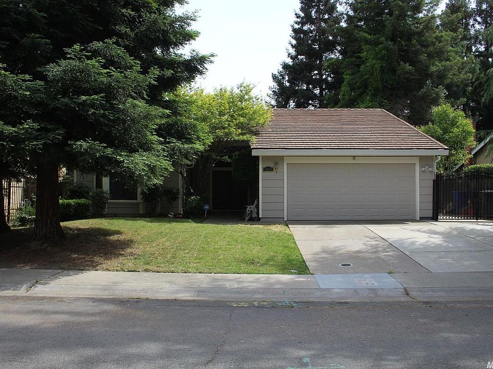 1st image of 1960 Moontree Dr