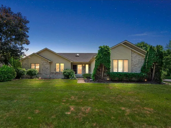 25036 Buckminster Dr, Novi, MI 48375