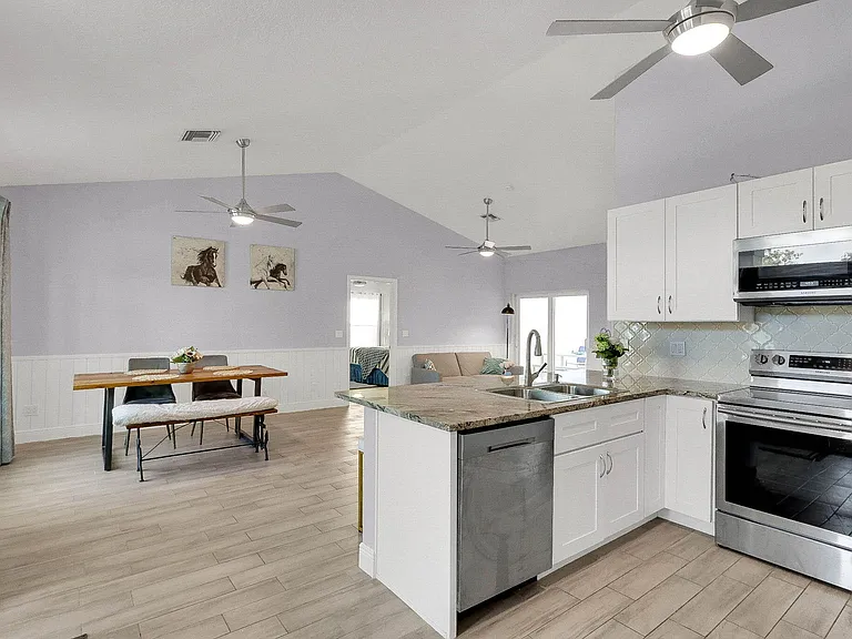 1176 Staghorn St — Photo 12