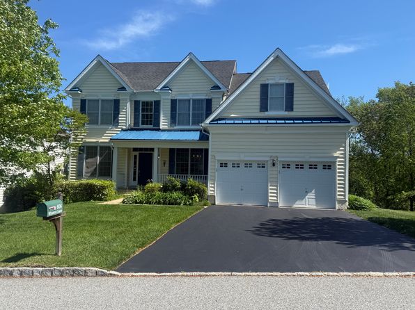 606 Winston Ln