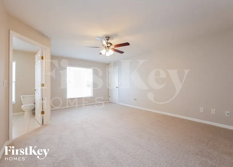 1721 SW 44th St — Photo 9