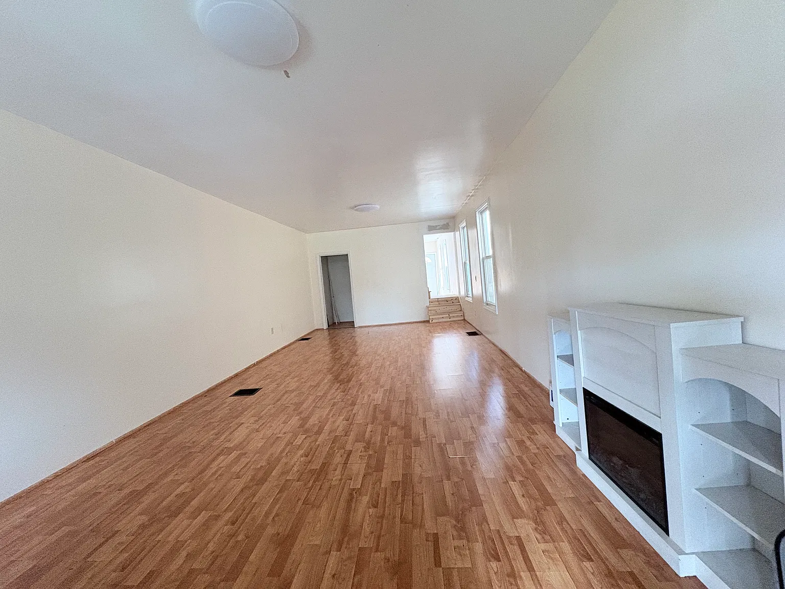 630 Troy St — Photo 3