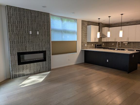 4th image of 12737 35th Ave NE #A