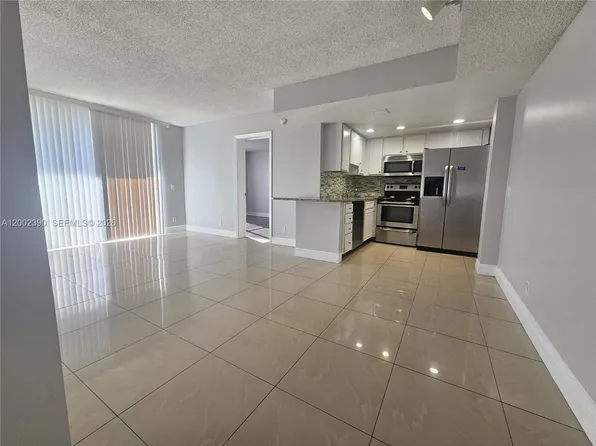 734 Executive Center Dr APT 12, West Palm Beach, FL 33401