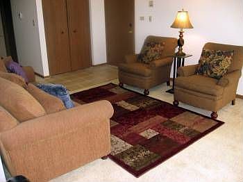 5th image of 322 Clairemont Ct