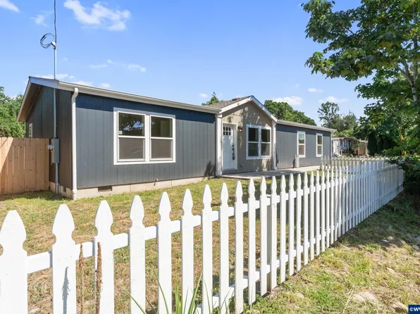 2012 18th Ave, Sweet Home, OR 97386