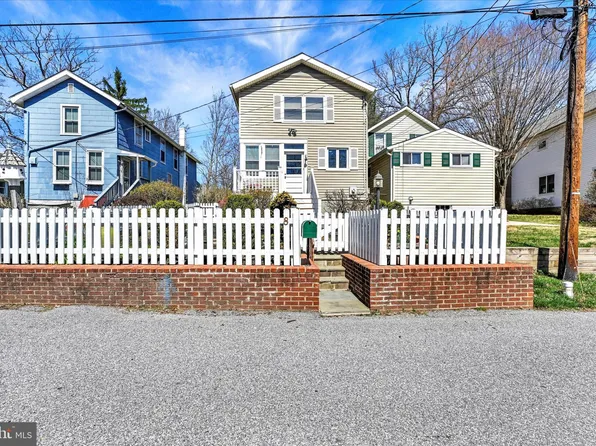 8 Fiske Ave, Glyndon, MD 21136