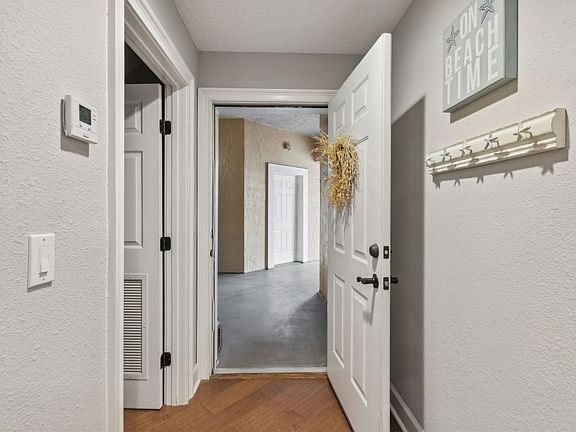 4th image of 403 Tarpon Ave APT 203