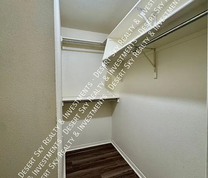 2481 Sunridge Dr — Photo 15