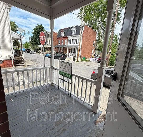 225 Front St — Photo 11