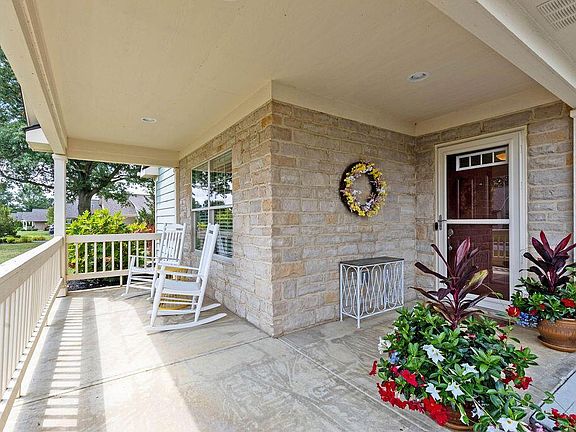 5th image of 104 Glen Mawr Cir