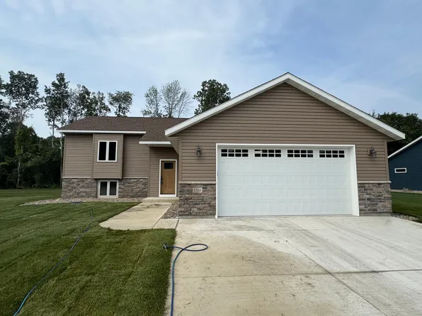 1310 Greenleaf Rd SE, Owatonna, MN 55060