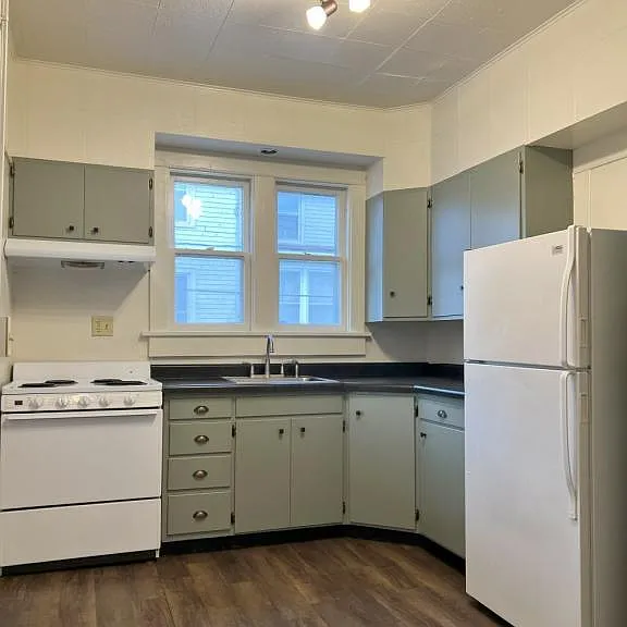 108 Park Ave — Photo 3