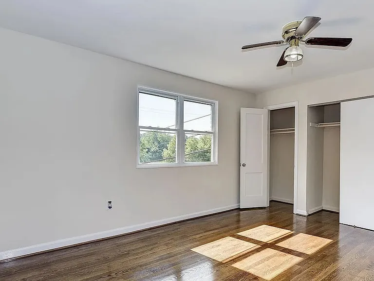 7428 W Park Dr — Photo 2