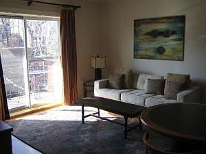 3rd image of 2124 N Hudson Ave APT 304
