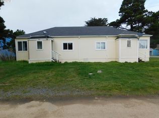 406 9th St, Port Orford, OR