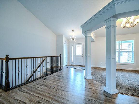 5th image of 271 Montgomery Ln